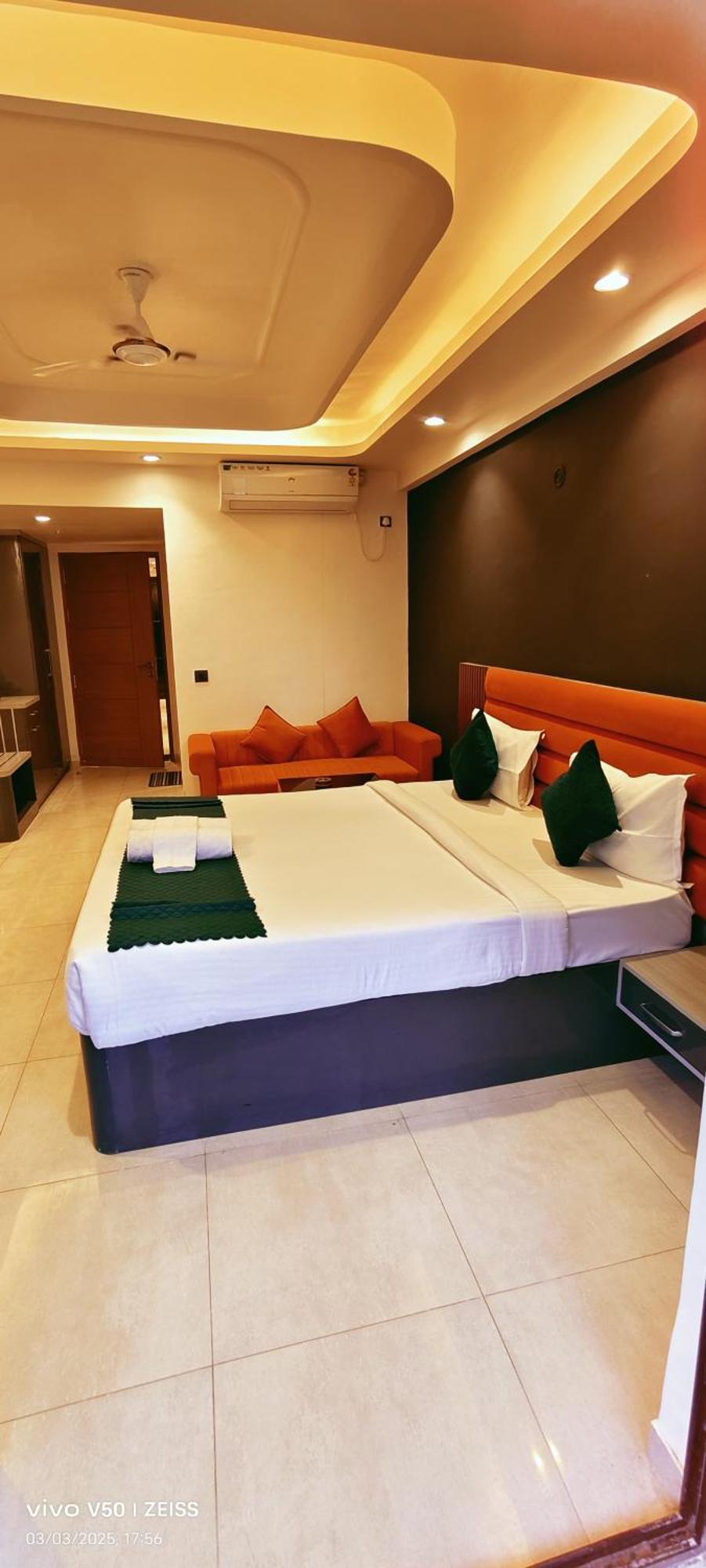 Hotel Maple Tree - Near Ekana Cricket Stadium - Лакхнау Экстерьер фото